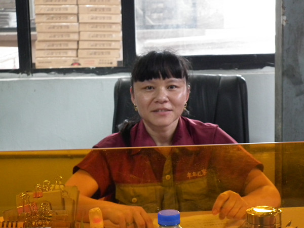 ，因?yàn)樗齻儤?lè)觀開朗的性格感染了我們